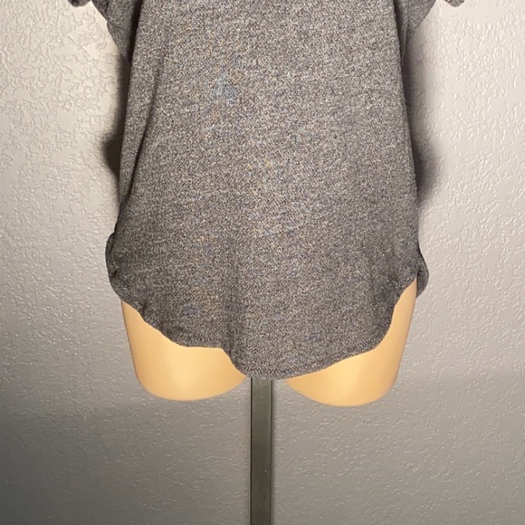 AERIE - grey short slv sweater w black sequins around the neck & shoulders - M - Picture 4 of 16
